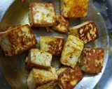A picture of step 1 of Paneer karhai.