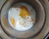 A picture of step 3 of Mango shake.