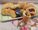 Pihe-puha sajtos kolbászos kifli 🌭🥐🌭 recept fázis 9 fotója
