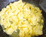 Foto langkah ke 3 dari resep Telur orak arik ala mcd.