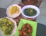 Foto langkah ke 3 dari resep Sayur Bening Bayam Jagung.