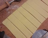 Foto del passaggio 3 della ricetta Crogoristas con gamberi e zucchine