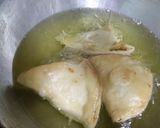 A picture of step 4 of Aloo Samosa.