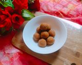 बेसन के लड्डू (besan ke ladoo recipe in Hindi) रेसिपी चरण 4 फोटो