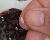 Foto del paso 6 de la receta: Galletitas de sésamo con baño de chocolate 85 % cacao y sal del Mediterráneo en escamas