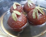 A picture of step 5 of Bread Gulab Jamun.
