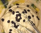 A picture of step 2 of Raisin fluffy pancake.