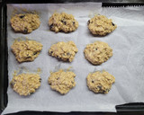 Foto del paso 4 de la receta: Bizcochitos de avena con mucha banana y pasas de uva