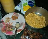 A picture of step 1 of Dates Halwa.