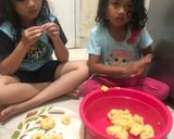 Foto langkah ke 7 dari resep Donat Simpel.