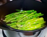 Foto del paso 3 de la receta: Pollo en salsa de naranja con espárragos