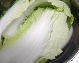 Foto langkah ke 1 dari resep Sawi Putih Gulung Ayam.
