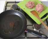 Une image de l'étape 2 de Burger végétarien (façon steak de bœuf).