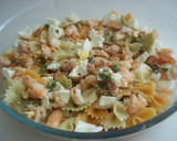 Foto del paso 8 de la receta: Ensalada de pasta vegetal, queso blanco, atún y huevo