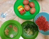 Foto langkah ke 1 dari resep Martabak telur kulit lumpia.
