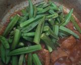 A picture of step 4 of Bhindi gosht salan (Lady finger, Okra).