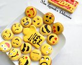 A picture of step 8 of Emoji Cookie's.