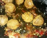 Foto langkah ke 6 dari resep Bakso penyet sambal bawang.