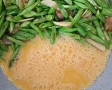 Foto langkah ke 3 dari resep Orak Arik Telur Buncis Saus Tiram.