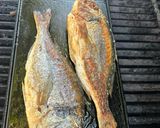 Foto del passaggio 2 della ricetta Orata croccante con pesto di erbe e fiori