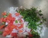 A picture of step 3 of Maggi Bhel.