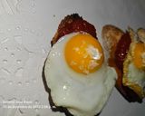Foto del paso 2 de la receta: Tostas de tomate con huevo de codorniz