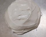 Hình bước làm 2 của món Bánh souffle hạnh nhân làm từ lòng trắng trứng