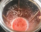 A picture of step 2 of Melon orange summer sip.