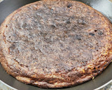 Foto del paso 5 de la receta: 🍎Tortilla dulce de manzana con avena, pasas y nueces🍎Postre sin azúcar, sin edulcorante, sin harina🍎