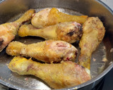 Foto del paso 8 de la receta: Muslos de pollo en salsa