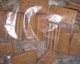 Biscuit ice cream cake