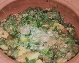 A picture of step 9 of Chicken aloo palak.