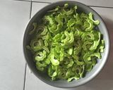 Foto langkah ke 1 dari resep Oseng Pare (tips agar tidak pahit).