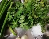 A picture of step 1 of Khopra green chatni.