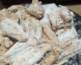A picture of step 2 of Chicken spicy wings.