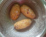 A picture of step 3 of Chow chow muthia with bell pepper.