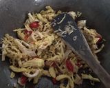 Foto langkah ke 2 dari resep Tumis ayam suwir.