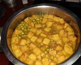 A picture of step 6 of बेसनी कढ़ाही मटर पनीर.