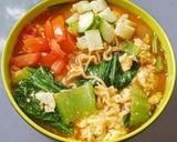 Foto langkah ke 4 dari resep Mie Tek Tek Kuah Instan.
