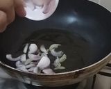 A picture of step 1 of Qeema Piyaz.