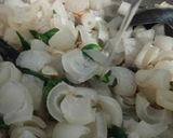 Foto langkah ke 3 dari resep Oseng Kikil Lombok Ijo.