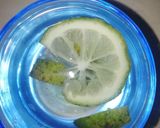 A picture of step 3 of Lemon water🍋.