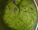 A picture of step 4 of Palak uttapam.