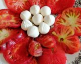 Foto del paso 4 de la receta: Ensalada de tomate azul, gambones y Mozzarella