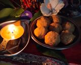 बेसन गुड़ के लड्डू (Besan Gud ke laddu recipe in hindi) रेसिपी चरण 3 फोटो