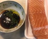 Hình bước làm 1 của món Cá hồi sốt dưa Hoàng kim