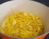 Foto del paso 1 de la receta: Bacalao en salsa de tomate con acelgas y crujiente de jamón