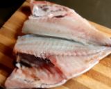 Foto del passaggio 1 della ricetta Orata all'acqua pazza in padella