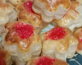 A picture of step 5 of Floral puffs.