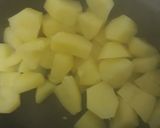 Foto del paso 2 de la receta: Pechito de cerdo a la crema de champiñón con papas